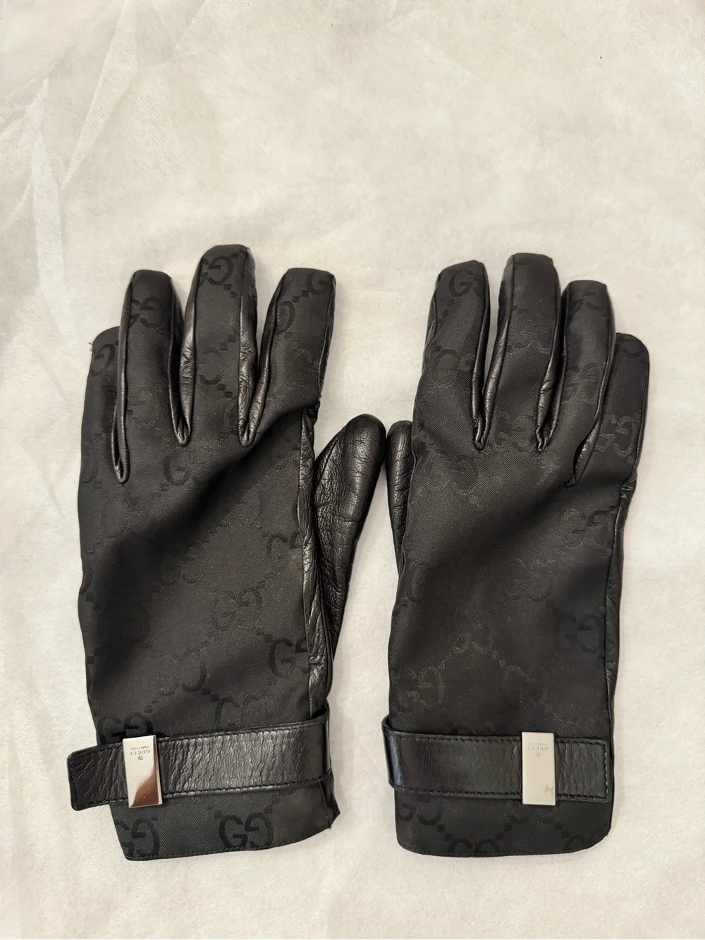 Gucci Black GG Monogram Gloves with Leather Trim